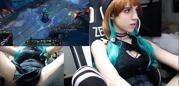  Teen Playing League of Legends with an Ohmibod 12
